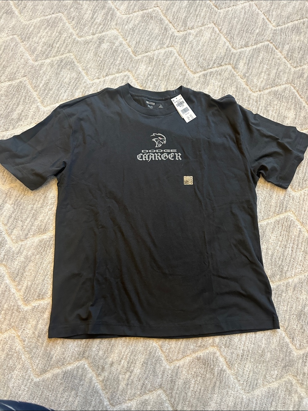 Hollister Black Short-Sleeve Graphic Tee